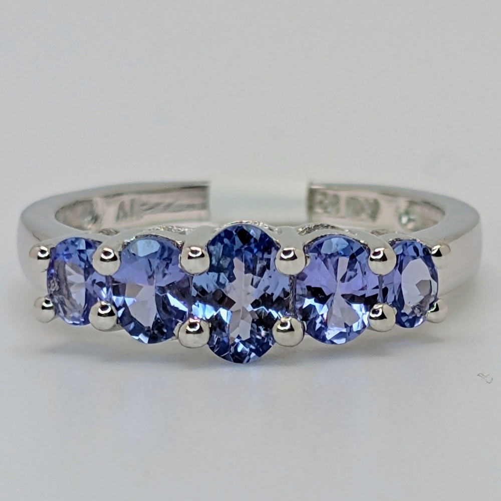 Tanzanite Ring Size 9 S925 Sterling Silver
